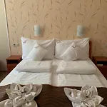 Szent Istvan Wellness Panzio Frühstückspension 3*