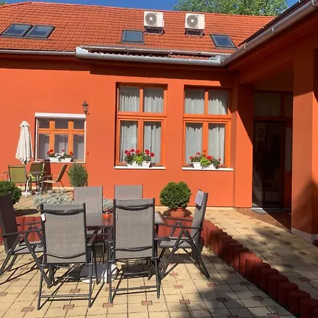 Bed and breakfast Szent István Wellness Panzió Makó