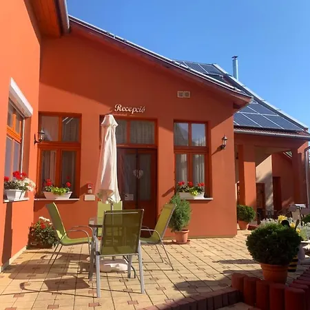 Bed and breakfast Szent István Wellness Panzió Makó