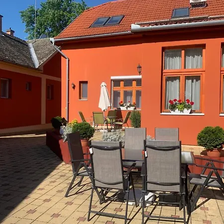 Szent István Wellness Panzió Bed and breakfast