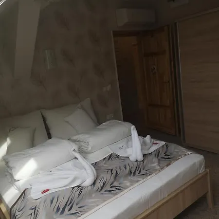 Szent Istvan Wellness Panzio לינה וארוחת בוקר 3*