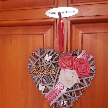 לינה וארוחת בוקר Szent Istvan Wellness Panzio מאקו