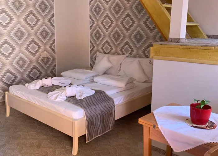 לינה וארוחת בוקר Szent Istvan Wellness Panzio 3*