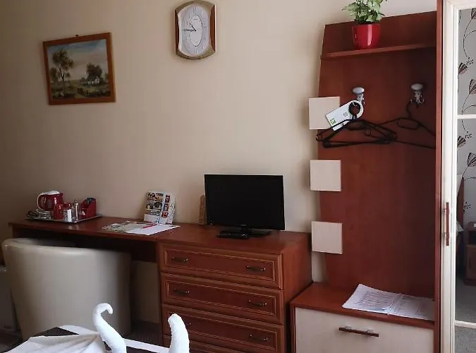 לינה וארוחת בוקר Szent Istvan Wellness Panzio מאקו